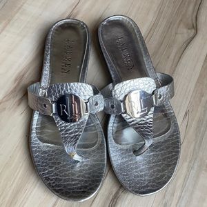 ✨EUC Lauren by Ralph Lauren silver thong sandals✨